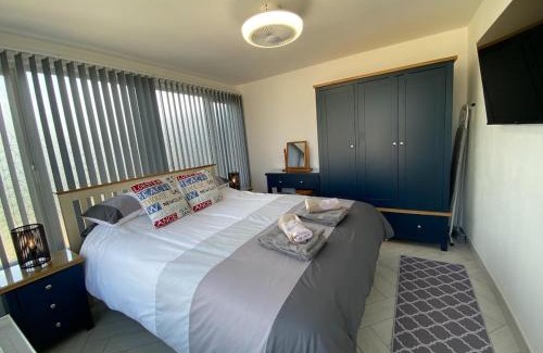 Porth Apartamento | Apartment Close To Porth Beach