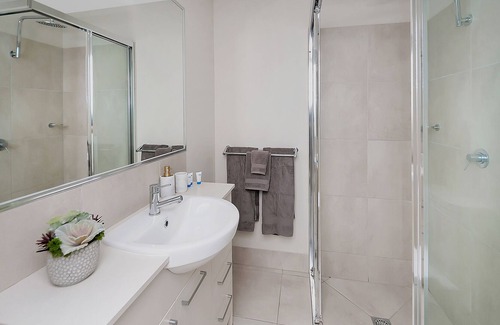 Cairns North Apartamento | Apartment Close to the City Life on Lake 3