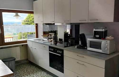 Albbruck Apartamento | Apartamento 'Komfort Trifft Natur' con vistas a la montaña, terraza privada y Wi-Fi
