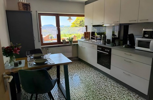 Albbruck Apartamento | Apartamento 'Komfort Trifft Natur' con vistas a la montaña, terraza privada y Wi-Fi