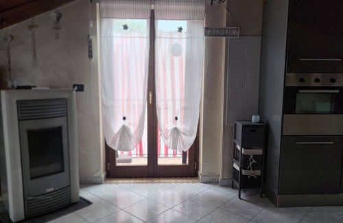 Sommariva Perno Apartamento | Apartment complete with fully equipped kitchen, refrigerator, dishwasher, tv, wifi, airco.