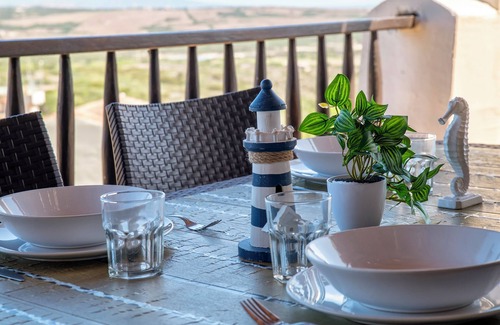 Punta De Su Turrione Apartamento | Apartamento "Corallo" con fantásticas vistas al mar y balcón 090089-APR-00022