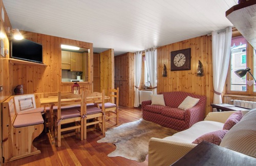 Campodolcino Apartamento | Apartamento 'Corti Garden' con vistas a la montaña, jardín privado y Wi-Fi