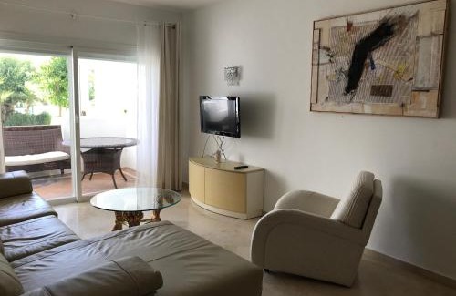 Nueva Milla de Oro Apartamento | Apartment Costalita, direct beach access, ground floor, salt water pool