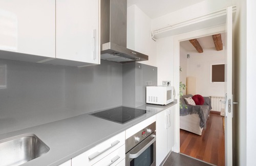 Passeig i Rodalia Apartamento | Apartamento 'Cozy Centre Manresa' con terraza privada, Wi-Fi y aire acondicionado