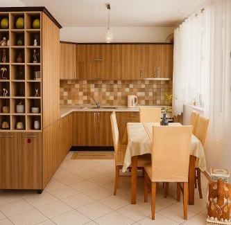Tirana Apartamento | Apartment Crystal Comfort Stylish Spotless