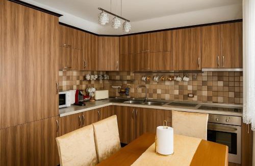Tirana Apartamento | Apartment Crystal Comfort Stylish Spotless