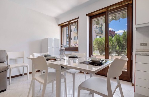 Ponte Arche Apartamento | Apartamento 'Cuore Di Comano' con vistas a la montaña, terraza privada y balcón