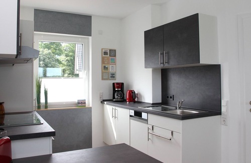 Niederberndorf Apartamento | Apartamento 'Darge' con vistas a la montaña, terraza privada y Wi-Fi