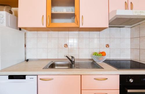 Krusevo Apartamento | Apartment Daria 3 by Interhome