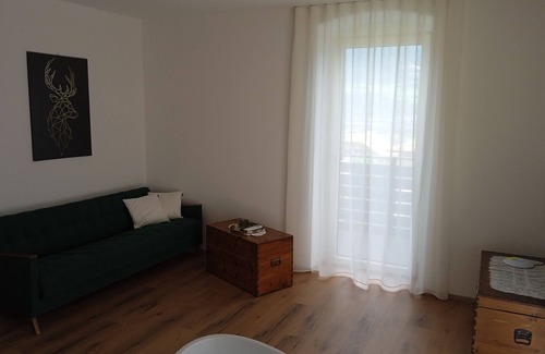 Tramin Apartamento | Apartamento 'Das Hubertus Suite Johanna' con vistas a la montaña, sauna y aire acondicionado