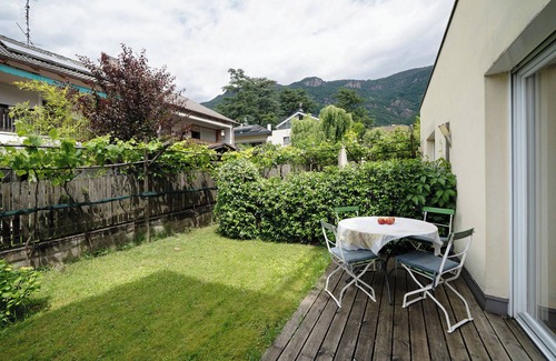 Terlano Apartamento | Apartamento 'Das Landhaus Apt Pink Lady' con vistas a la montaña, terraza privada y Wi-Fi