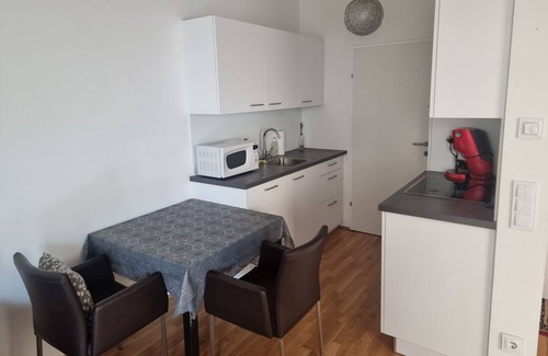 Floridsdorf Apartamento | Apartment 'Das Schöne Wien' with Balcony, Wi-Fi and Air Conditioning