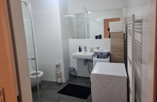 Floridsdorf Apartamento | Apartment 'Das Schöne Wien' with Balcony, Wi-Fi and Air Conditioning