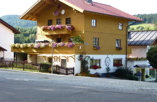 Bayerisch Eisenstein Apartamento | Apartment with shared balcony and WLAN