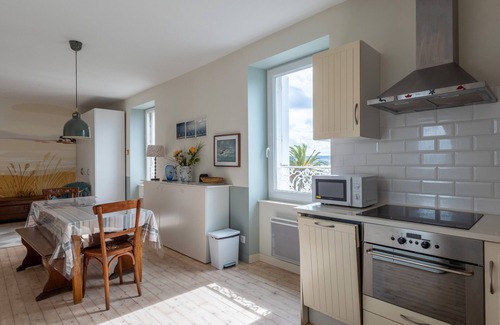 Locquirec Apartamento | Apartment 'De Charme' with Sea View