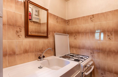 Ruoms Apartamento | Apartamento 'De Charme' con terraza privada, jardín compartido y Wi-Fi