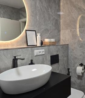 Leinfelden-Echterdingen Apartamento | Apartment am Waldrand mit Einzelgarage, Nähe City, Messe & Flughafen