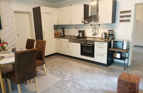 Neunkirchen am Brand Apartamento | Apartamento 'Wohlfühloase Ermreuth' con vistas a la montaña, piscina privada y Wi-Fi