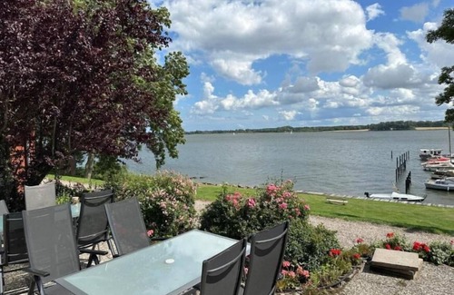 Rabenkirchen-Faulueck Apartamento | Apartment 9 in the Schleiblick apartment house with a direct view of the Schlei on the ground floor