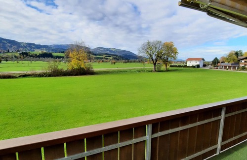 Sonthofen Apartamento | Apartamento 'Ferienwohnung Hörnerblick 32' con vistas a la montaña, balcón y Wi-Fi