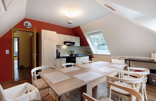 Hedwigenkoog Apartamento | Apartamento 'Deichblick 1' con jardín y balcón compartidos