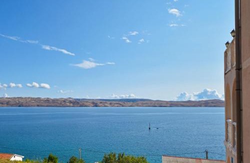 Cesarica Apartamento | Apartment Delfin-4 by Interhome
