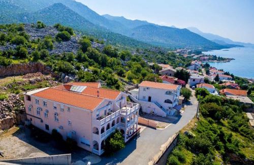 Cesarica Apartamento | Apartment Delfin-9 by Interhome