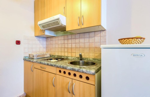 Cesarica Apartamento | Apartamento Delfin by Interhome