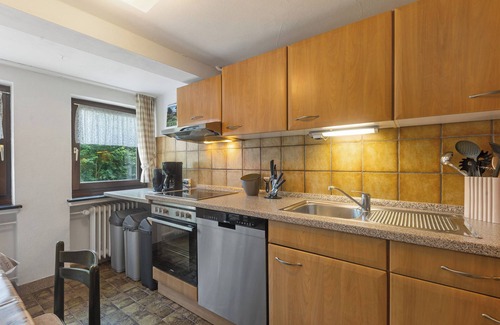 Schmallenberg Apartamento | Apartamento 'Demberg' con vistas a la montaña, terraza privada y Wi-Fi