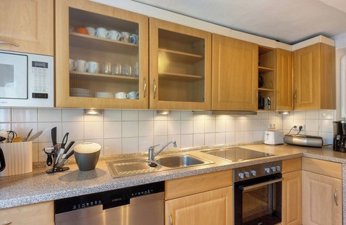 Schmallenberg Apartamento | Apartamento 'Demberg' con vistas a la montaña, terraza privada y Wi-Fi