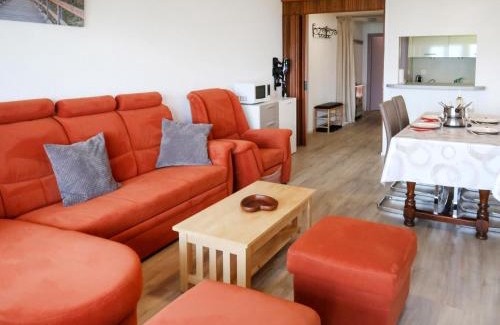 Saint-Pierre-de-Clages Apartamento | Apartment Derborence 28 by Interhome