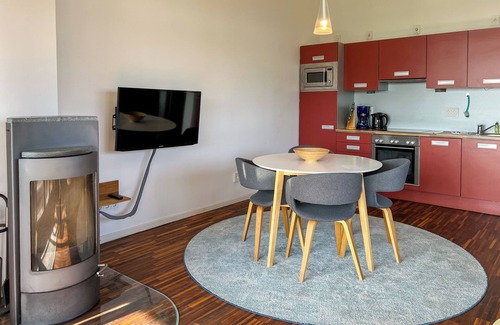 Muritz Apartamento | Apartment Direkt am See mit Balkon und Kamin Wiesengeflüster