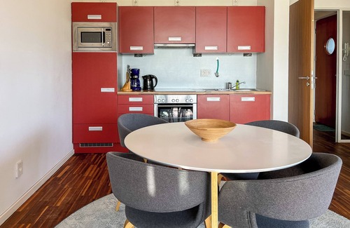 Muritz Apartamento | Apartment Direkt am See mit Balkon und Kamin Wiesengeflüster