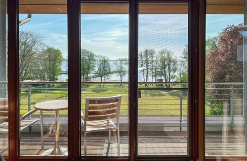 Muritz Apartamento | Apartment Direkt am See mit Balkon und Kamin Wiesengeflüster