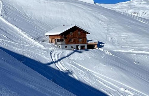 Damuels Apartamento | Apartment direkt an der Piste