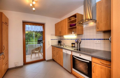 Glottertal Apartamento | Apartamento 'Dischhansenhof' con vistas a la montaña, jardín compartido y Wi-Fi