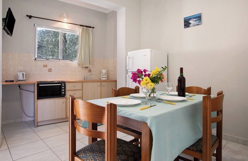 Limni Keri Apartamento | Apartamento "Dolphin Apartment 8" con balcón privado, jardín compartido y Wi-Fi