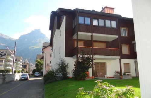 Engelberg Apartamento | Apartment Dorfstrasse 53a by Interhome