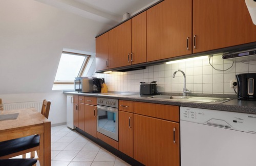 Cuxhaven Apartamento | Apartamento 'Drangstweg' con terraza compartida, jardín compartido y Wi-Fi
