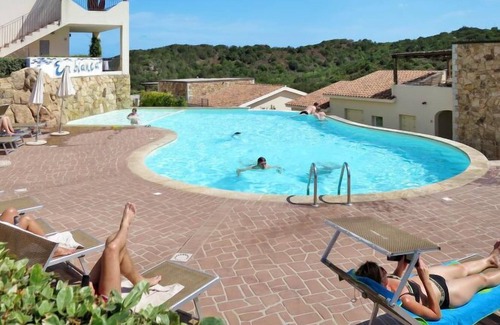Baja Sardinia Apartamento | Apartamento Ea Bianca en Baia Sardinia - 8 personas, 3 dormitorios