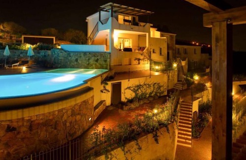 Baja Sardinia Apartamento | Apartamento Ea Bianca en Baia Sardinia - 8 personas, 3 dormitorios