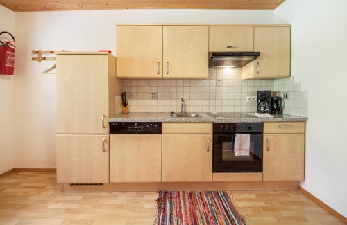 Moso in Passiria Apartamento | Apartment "Egarthof Ferienwohnung Edelweiss" with Mountain View, Wi-Fi, Balcony & Garden
