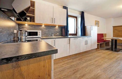 Maranza Apartamento | Apartamento "Residencia Condor Eidechsspitz" con vistas a la montaña, sauna y jardín