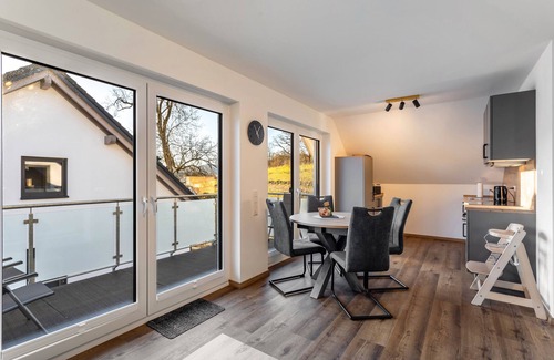 Schmallenberg Apartamento | Apartamento 'Eierschale' con vistas a la montaña, balcón y Wi-Fi