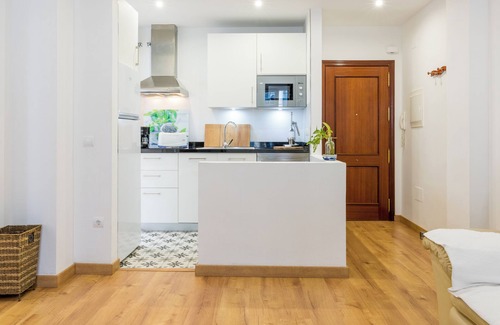 Perchel Sur Apartamento | Apartamento "El Carmen Flat" en Málaga Ciudad con Patio, Wi-Fi y A/C