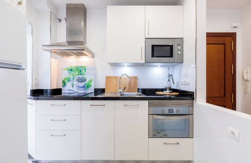 Perchel Sur Apartamento | Apartamento "El Carmen Flat" en Málaga Ciudad con Patio, Wi-Fi y A/C