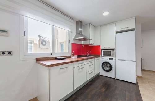 Adra Apartamento | Apartamento 'El Faro' con vistas a la montaña y aire acondicionado