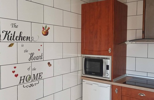 Ábalos Apartamento | Apartamento 'El Guardaviñas Centenales' con vistas a la montaña, terraza compartida y Wi-Fi