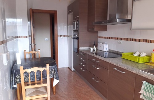 Almeria Apartamento | Fácil acceso. Aparcamiento incluido. Moderno y amplio apto.